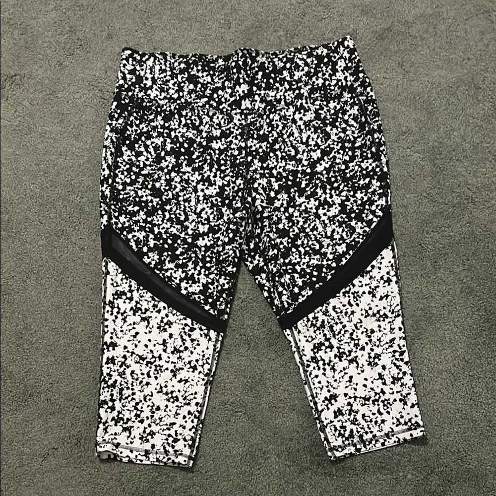 Lane Bryant Livi Active Cropped Black and White Patterned Leggings
